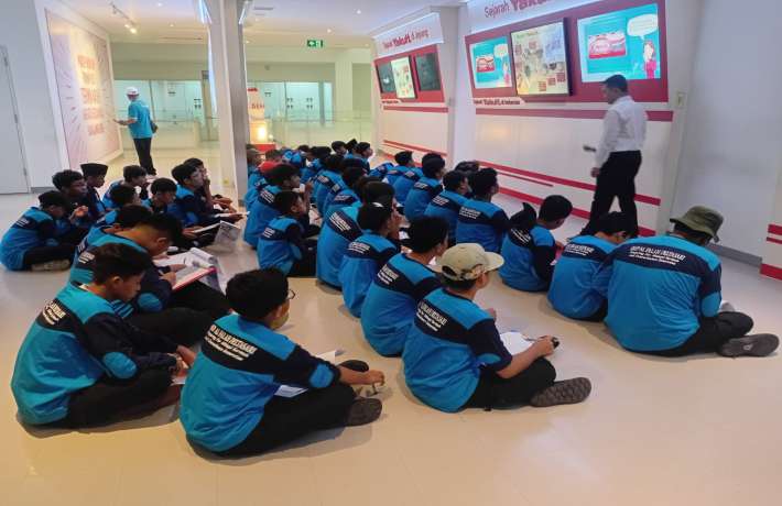 Dari Industri ke Ide Bisnis: Studi Ekskursi Kelas 7 Hadirkan Pembelajaran Nyata
