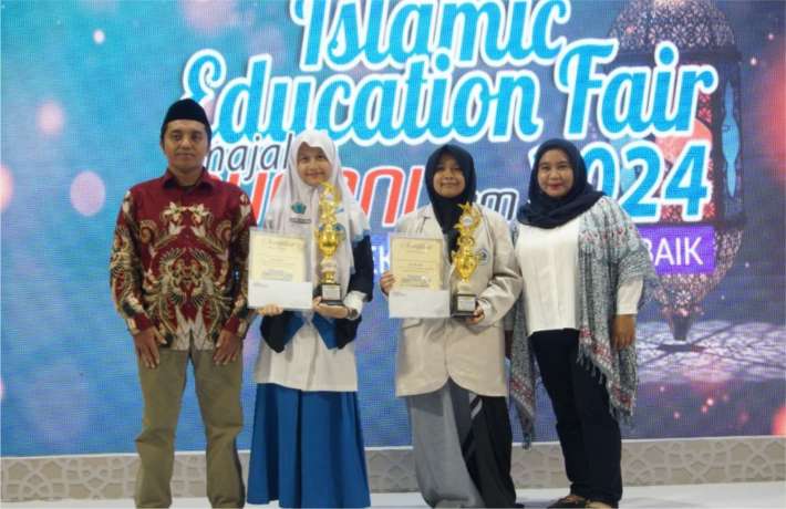Siswi SMP Al-Falah Deltasari Sidoarjo Sabet Juara 1 Lomba Pidato Bahasa Inggris   